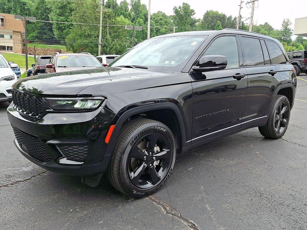 used 2025 Jeep Grand Cherokee car, priced at $39,887