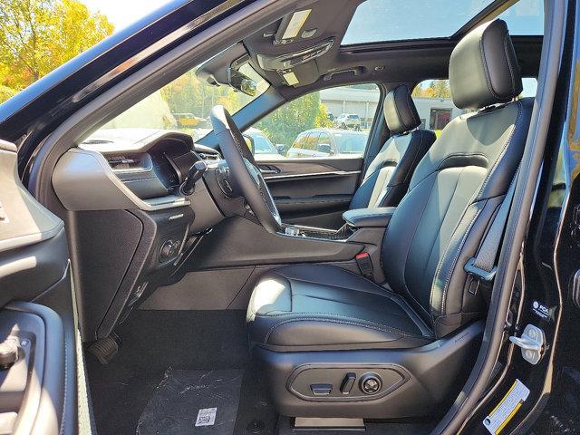 new 2025 Jeep Grand Cherokee car, priced at $51,005