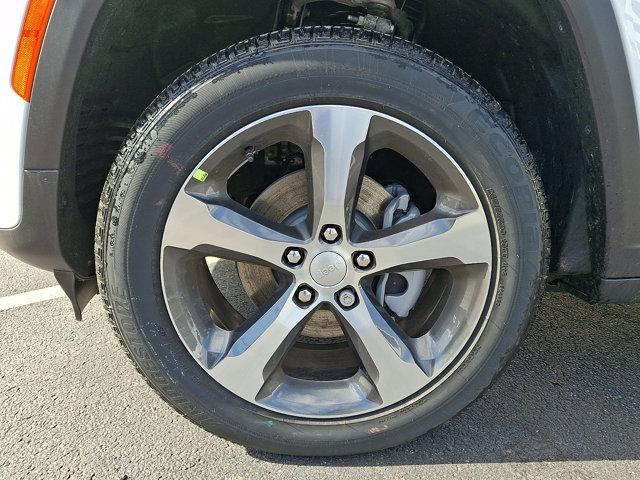 new 2026 Jeep Grand Cherokee car, priced at $47,615