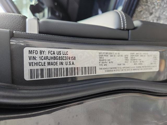 new 2025 Jeep Grand Cherokee car, priced at $47,495