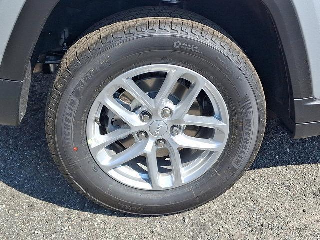 new 2025 Jeep Grand Cherokee car, priced at $44,170