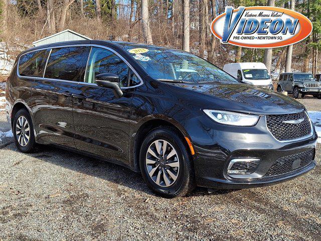 used 2023 Chrysler Pacifica Hybrid car, priced at $26,899