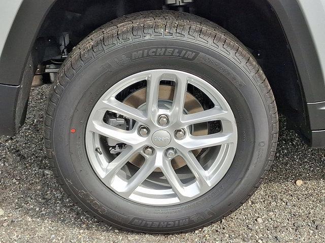 new 2025 Jeep Grand Cherokee car, priced at $44,170