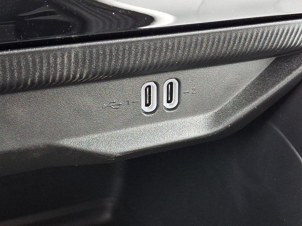 new 2026 Jeep Cherokee car, priced at $41,995
