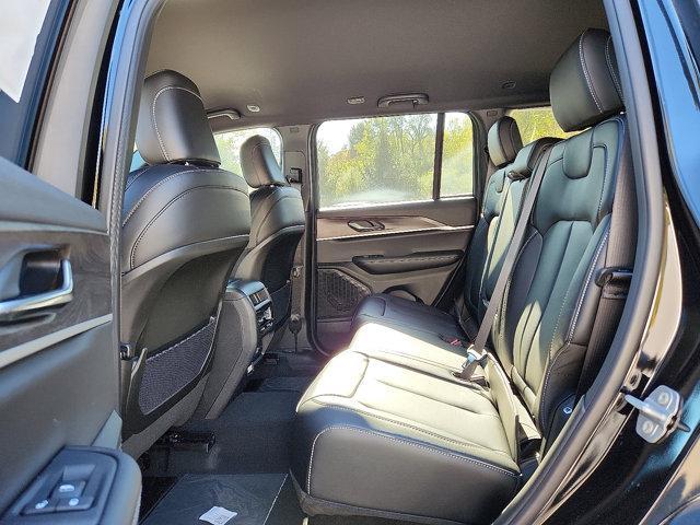 new 2025 Jeep Grand Cherokee car, priced at $47,495