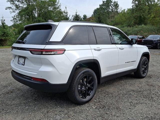 new 2025 Jeep Grand Cherokee car, priced at $46,135