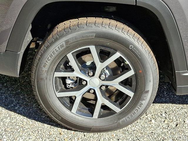 new 2025 Jeep Grand Cherokee car, priced at $51,005