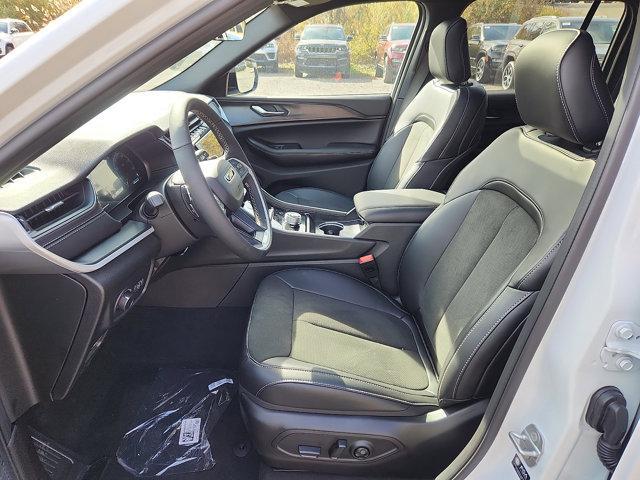 new 2025 Jeep Grand Cherokee car, priced at $46,135