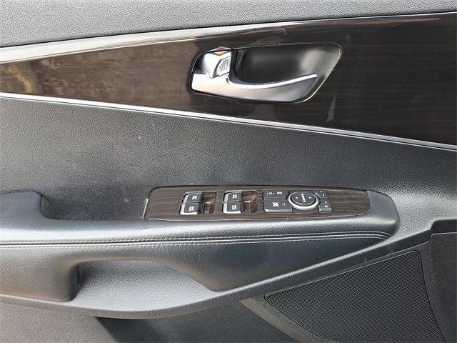 used 2019 Kia Sorento car, priced at $11,489