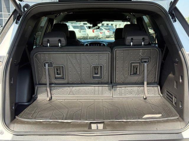 used 2023 Chevrolet Traverse car, priced at $33,612