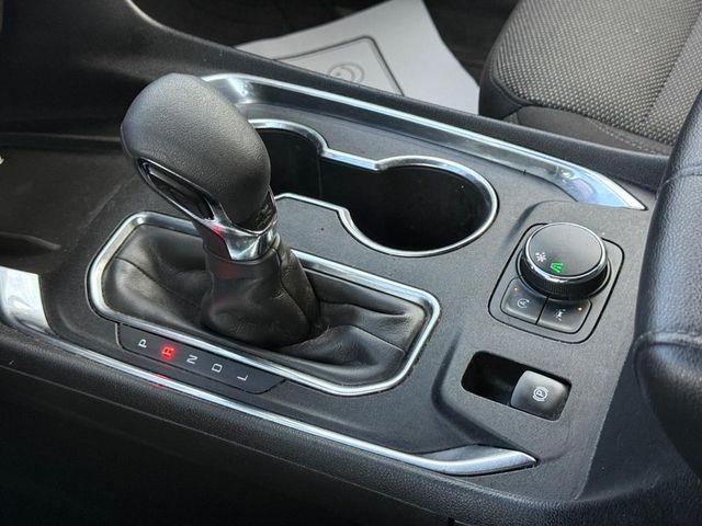 used 2023 Chevrolet Traverse car, priced at $25,812