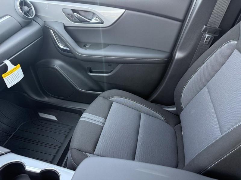 new 2026 Chevrolet Blazer car, priced at $36,270