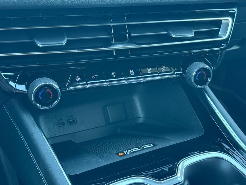 new 2026 Chevrolet Traverse car, priced at $37,970