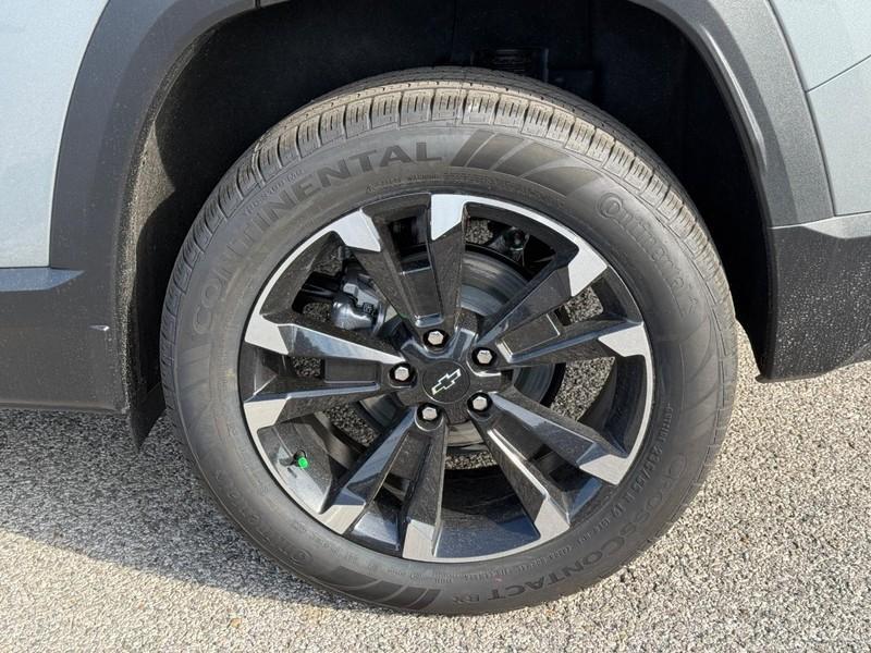 new 2026 Chevrolet Equinox car, priced at $32,360