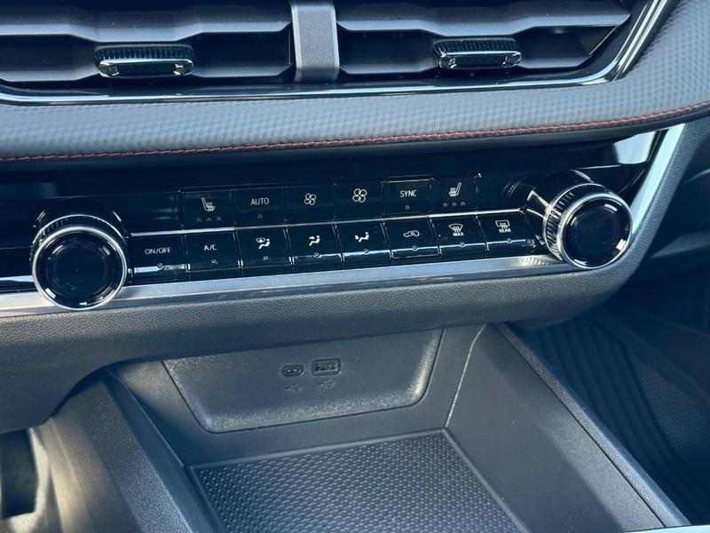 new 2026 Chevrolet Equinox car, priced at $32,360