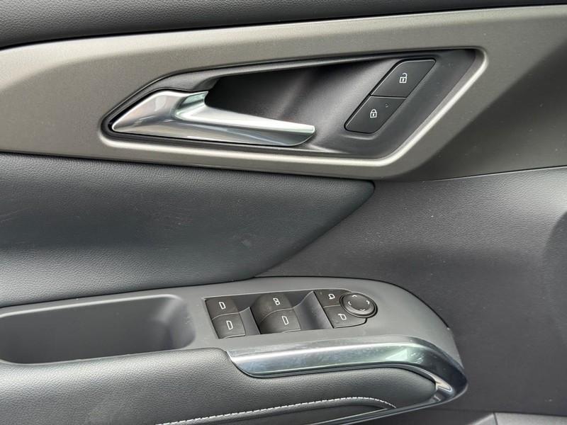 new 2026 Chevrolet Traverse car, priced at $36,970