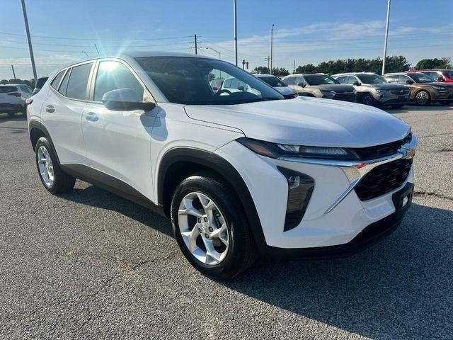 used 2025 Chevrolet Trax car, priced at $22,412