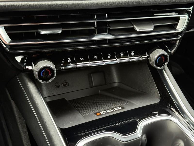 new 2026 Chevrolet Traverse car, priced at $36,970