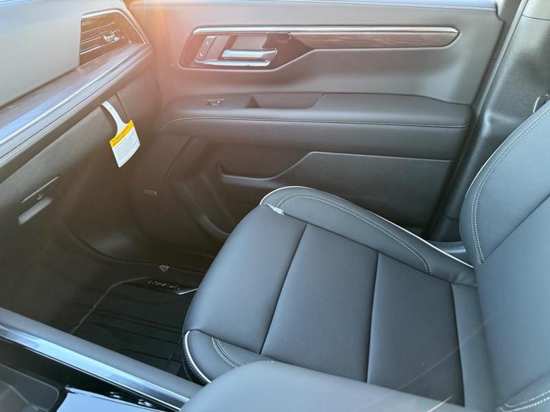 new 2026 Chevrolet Suburban car, priced at $81,080