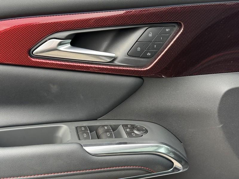 new 2026 Chevrolet Traverse car, priced at $54,070