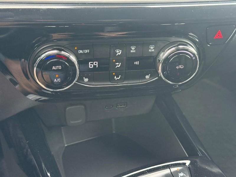 used 2024 Chevrolet Trax car, priced at $22,812