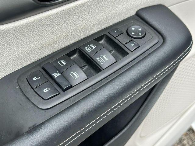 used 2023 Chrysler Pacifica car, priced at $35,770