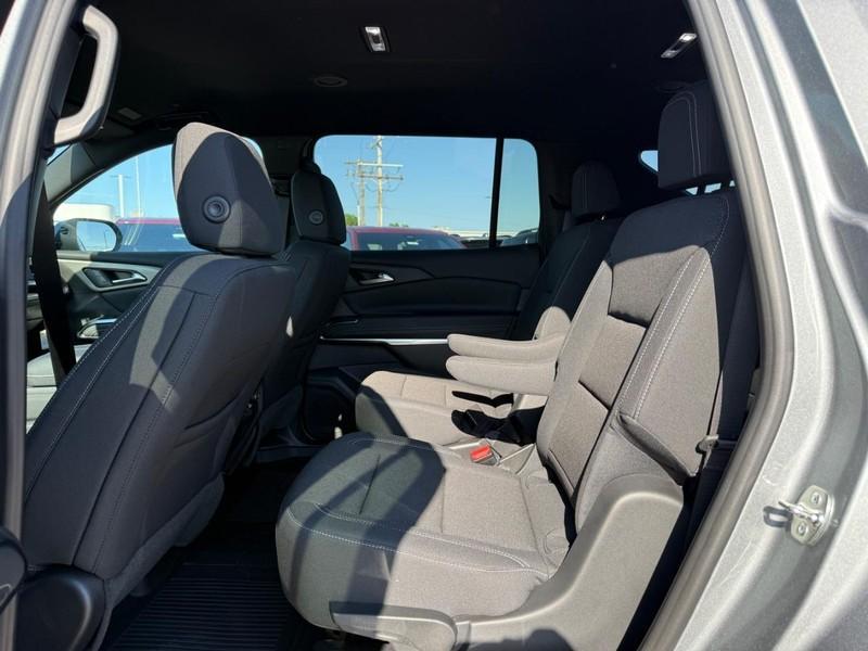new 2026 Chevrolet Traverse car, priced at $38,348