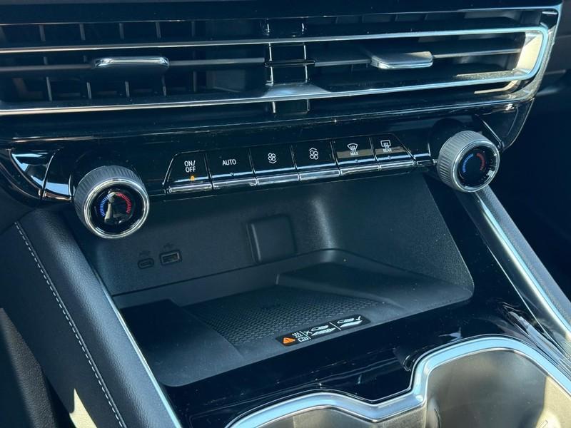 new 2026 Chevrolet Traverse car, priced at $38,348