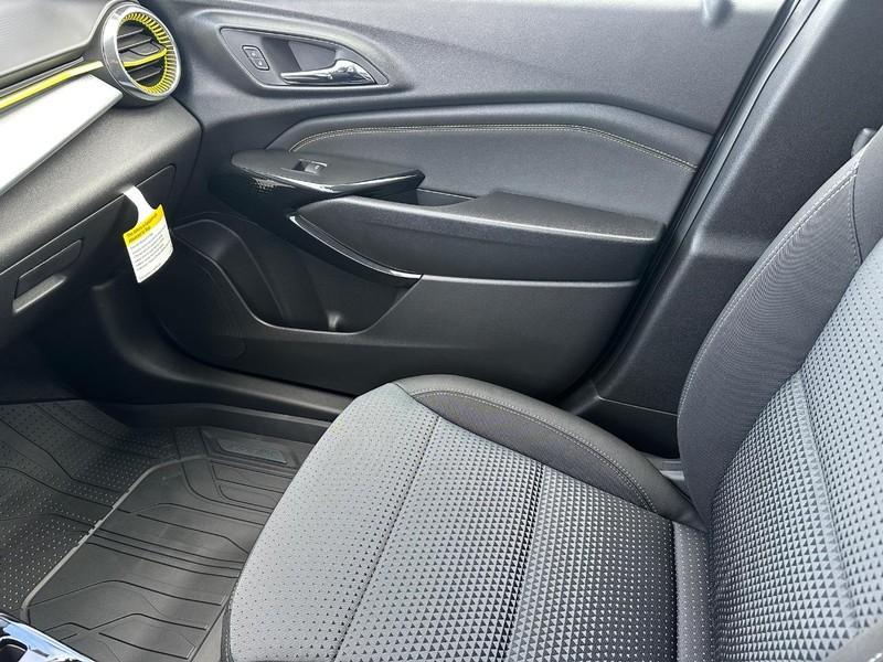 new 2026 Chevrolet Trax car, priced at $25,400