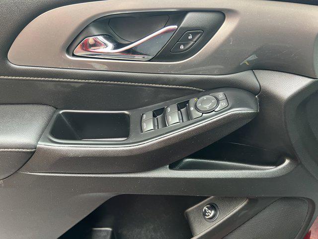 used 2023 Chevrolet Traverse car, priced at $31,999