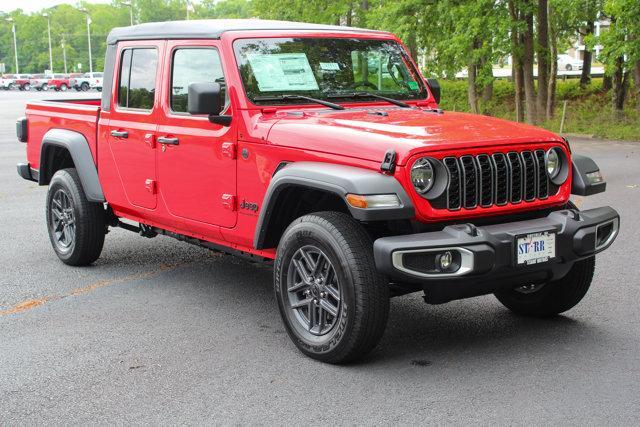 new 2025 Jeep Gladiator car, priced at $45,850