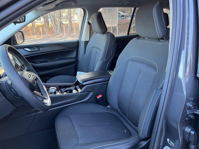 used 2023 Jeep Grand Cherokee car, priced at $29,900