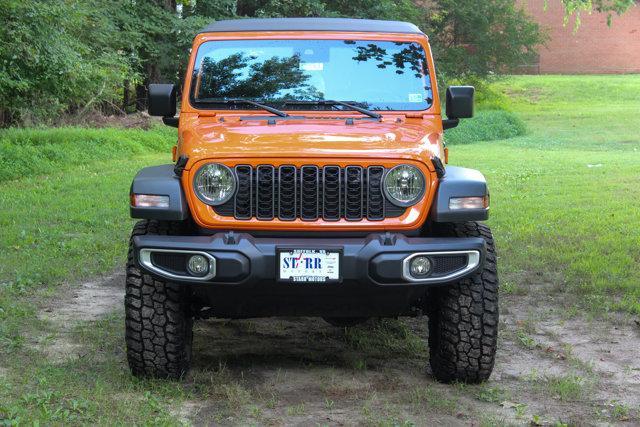 new 2025 Jeep Gladiator car, priced at $51,702