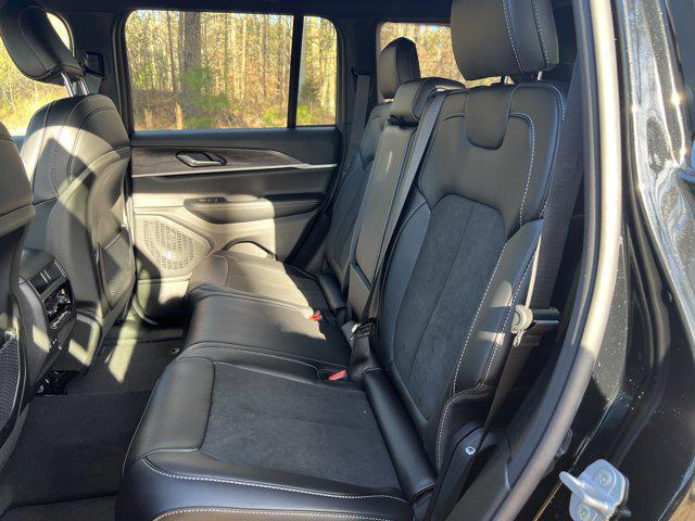 new 2026 Jeep Grand Cherokee car, priced at $48,025