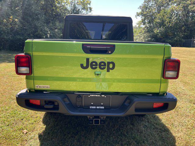 new 2025 Jeep Gladiator car, priced at $45,485