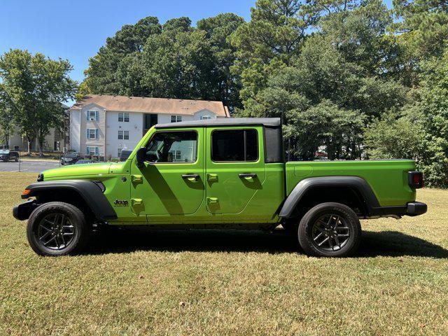 new 2025 Jeep Gladiator car, priced at $45,485