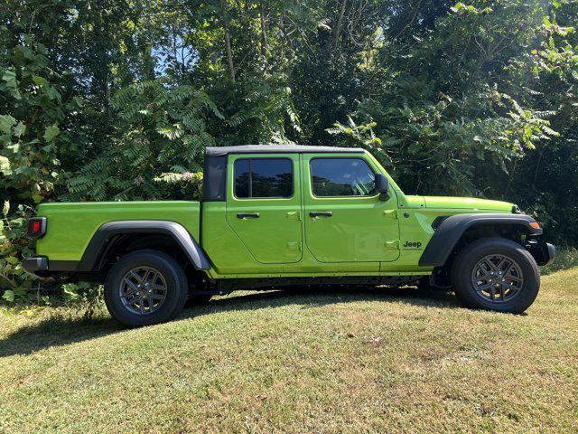 new 2025 Jeep Gladiator car, priced at $45,485