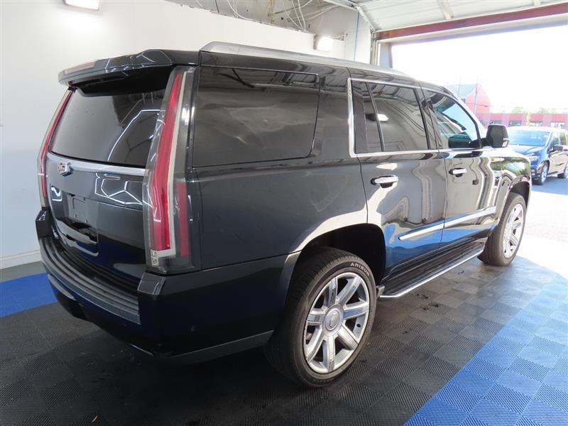 used 2020 Cadillac Escalade car, priced at $31,995