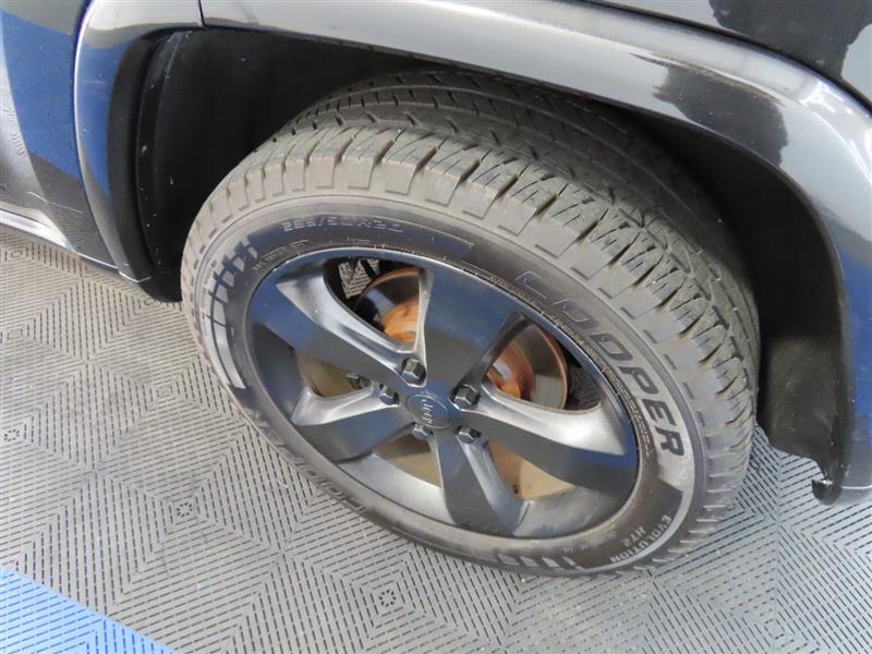 used 2016 Jeep Grand Cherokee car, priced at $15,495