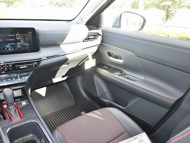 new 2025 Nissan Kicks car, priced at $31,605