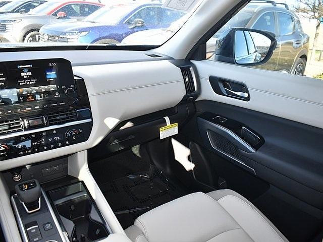 new 2025 Nissan Pathfinder car, priced at $43,485