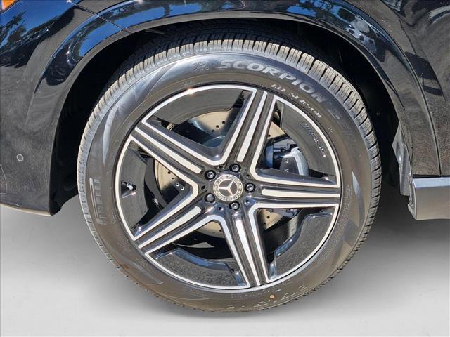 new 2025 Mercedes-Benz GLE 580 car, priced at $102,180