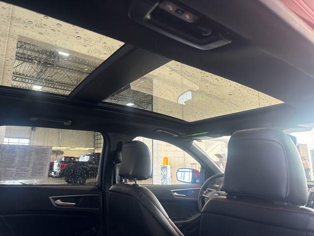 used 2024 Ford Edge car, priced at $29,696