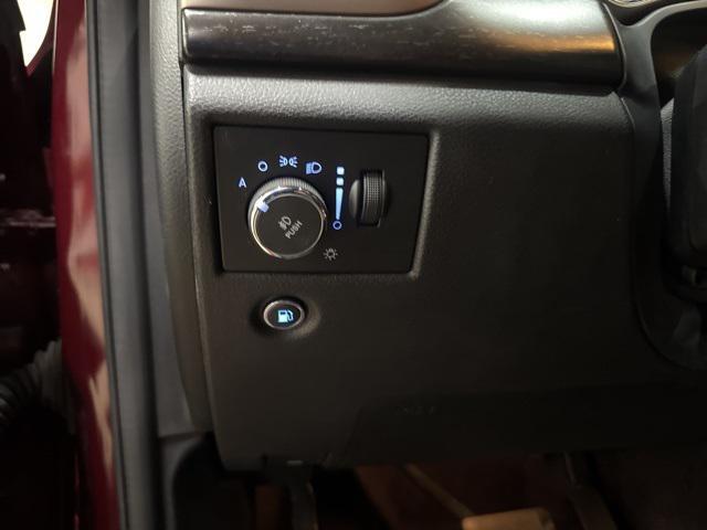 used 2017 Jeep Grand Cherokee car, priced at $13,349