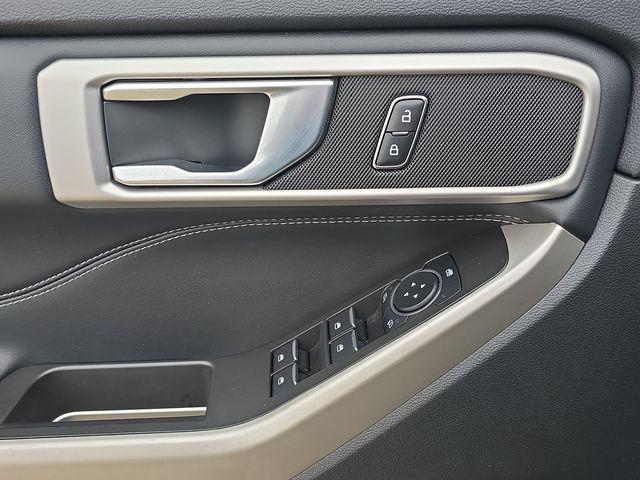 used 2023 Ford Explorer car, priced at $25,916