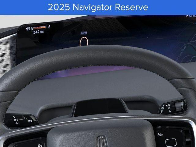 new 2025 Lincoln Navigator car, priced at $97,697