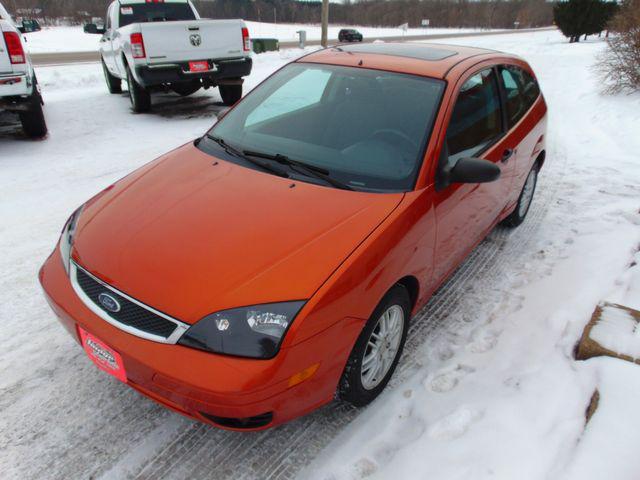used 2005 Ford Focus car, priced at $4,995