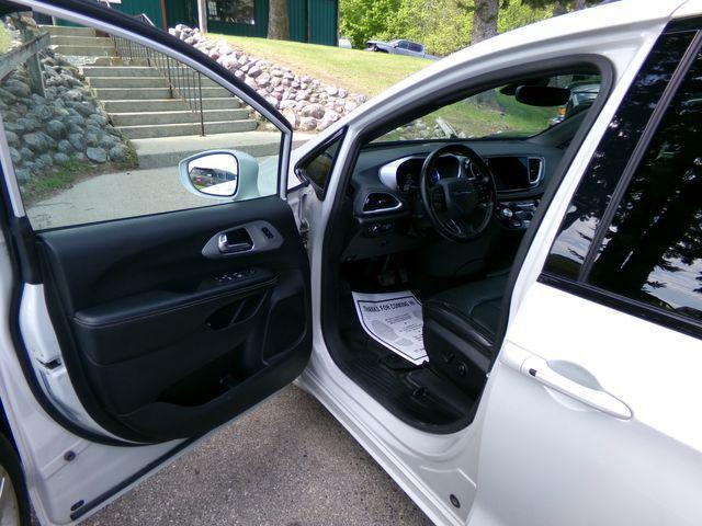 used 2021 Chrysler Pacifica Hybrid car, priced at $14,995