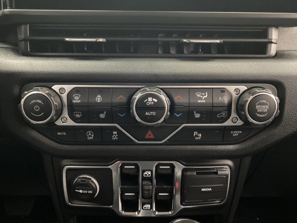 new 2025 Jeep Wrangler car, priced at $45,990