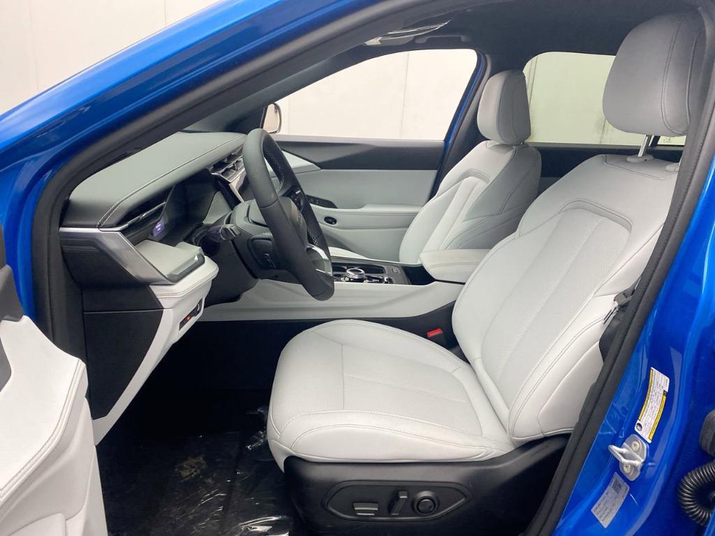 new 2026 Jeep Cherokee car, priced at $42,215